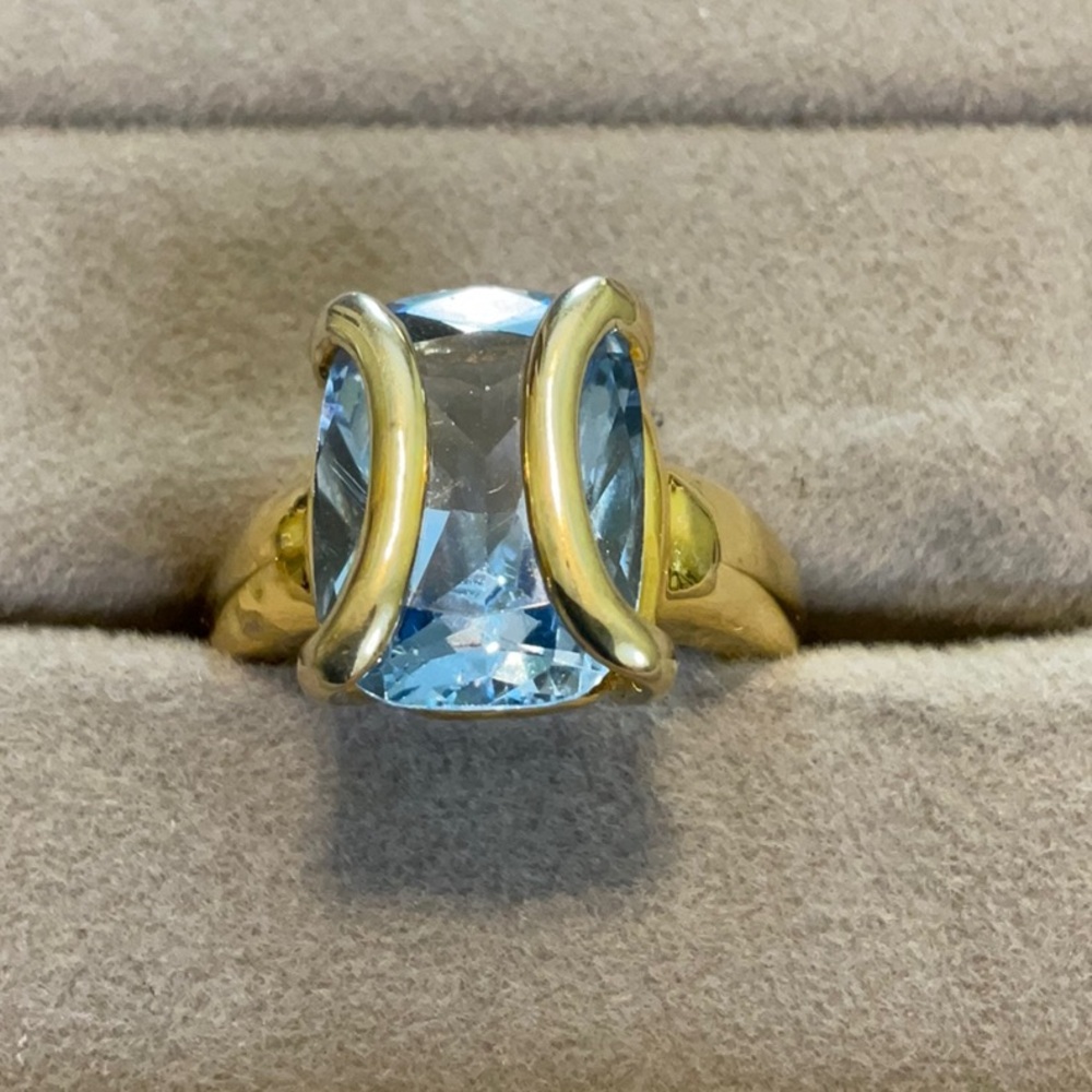 Beautiful gold plated sterling silver ring with rectangular blue stone